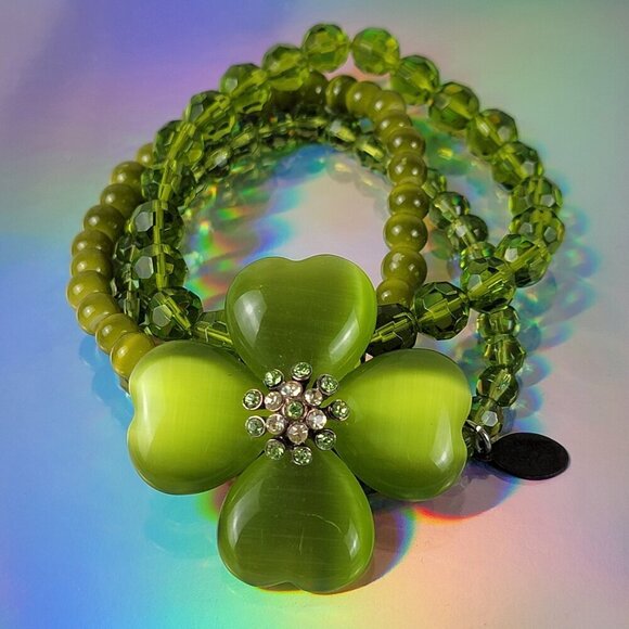 Vtg. Laila Rowe Green Flower Charm Beaded Stretch Bracelet 6.5" Expandable - Picture 1 of 12